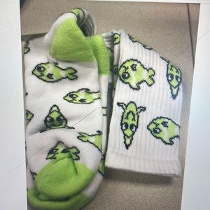 Clownfish Neon Green Knee Socks - Sock size 9 - 11.    Red Lion Brand.  NWT